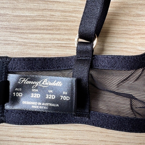 Honey Birdette - Makara Black Bra and Gold Chains - 32D - Picture 8 of 11